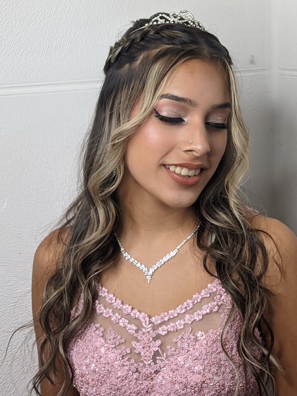 Peinados para quinceañeras en Rosario | Estilos Modernos y Tendencia